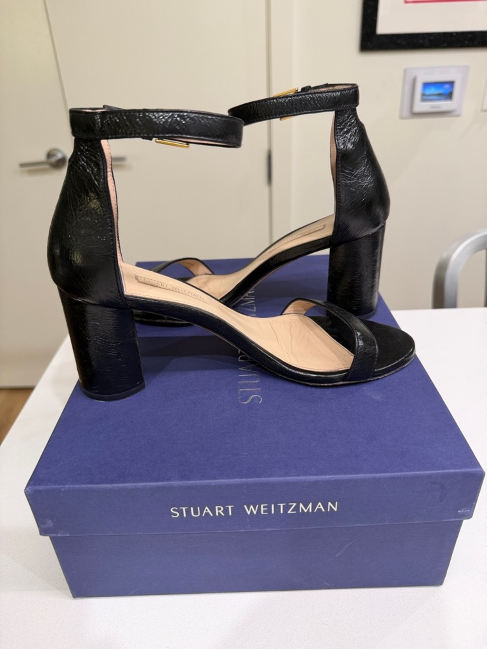 Stuart Weitzman Lessnudist Black Patent Leather Block Heel Sandal Size 7 W/ Box - Picture 4 of 9